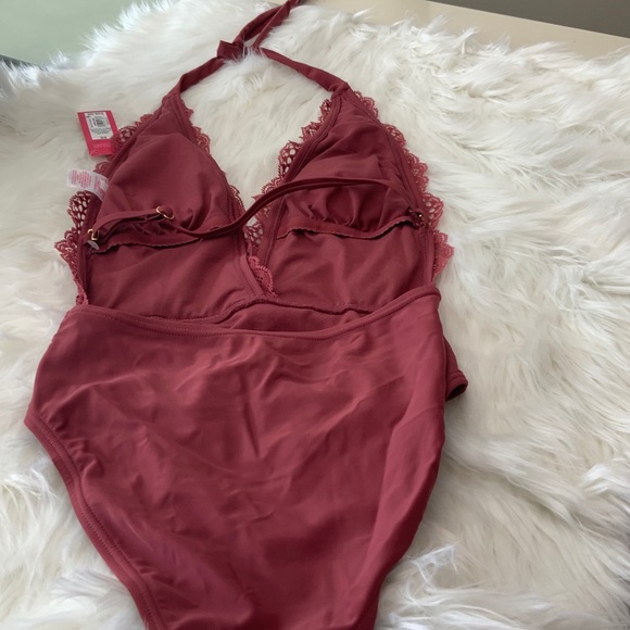 Swim suit - Picture 3 of 3